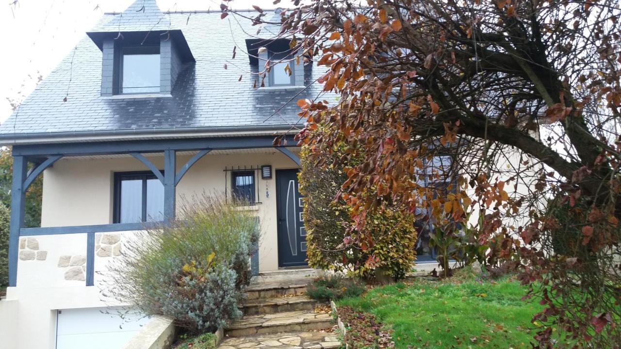 Jo Masson Bed and Breakfast Saint-Aubin-d'Aubigne Exteriör bild