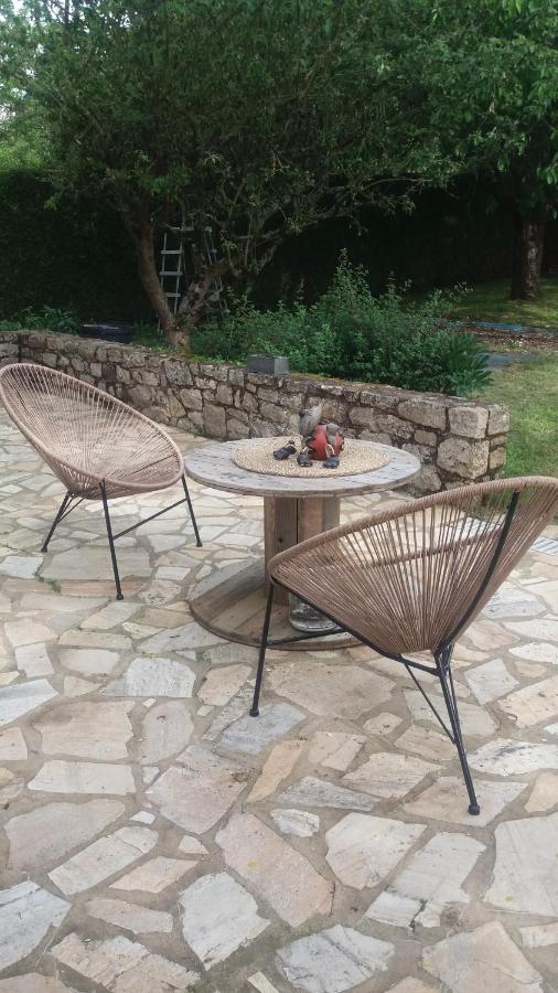Jo Masson Bed and Breakfast Saint-Aubin-d'Aubigne Exteriör bild